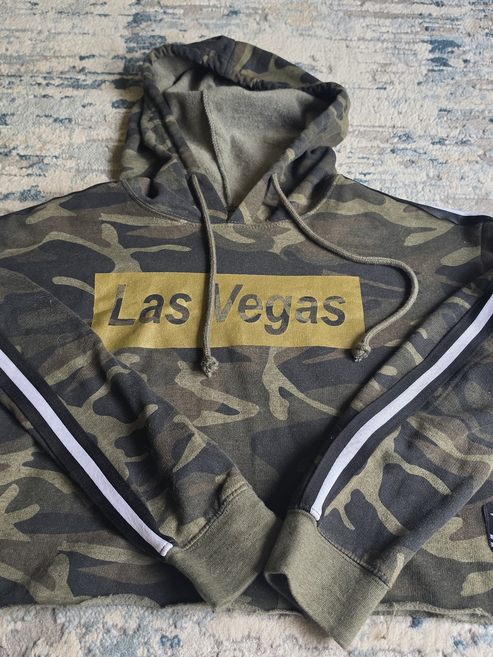 Las Vegas Camo Crop Hoodie Sweatshirt Medium